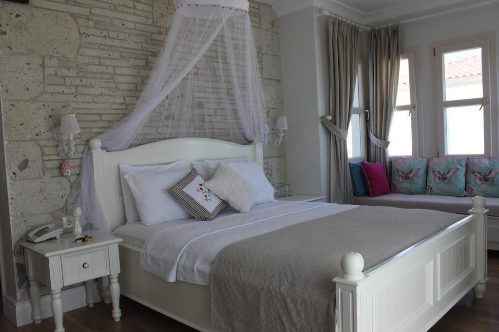 Port Villa Deniz Alaçatı Bilik gambar